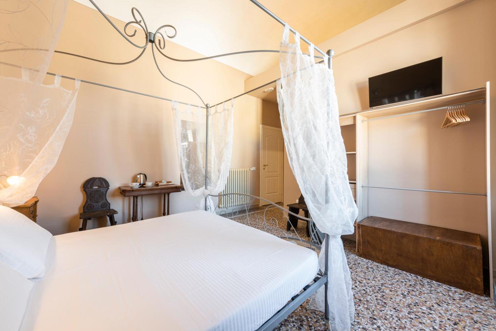 Hotel La Torre Garbata à Pise Extérieur photo